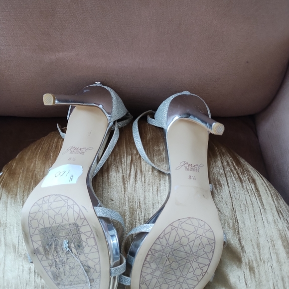 Shoes - Picture 7 of 7